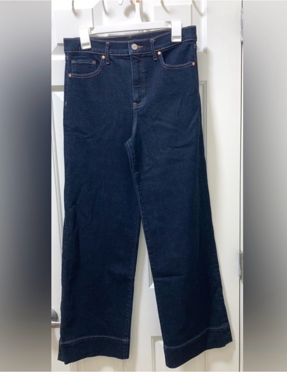 Express Women’s Blue jeans wide leg 
Size 6 short